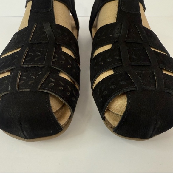Earth Origins Birdy Women's Black Sandals - Picture 9 of 11